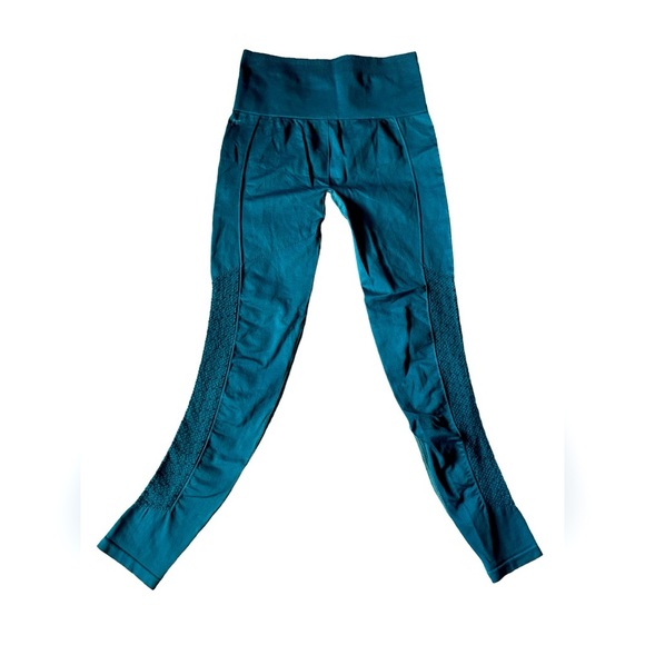 Fabletics Sync Seamless High-Waisted 7/8 Leggings, Size XS (2), “Fjord” (Teal) - Picture 9 of 9